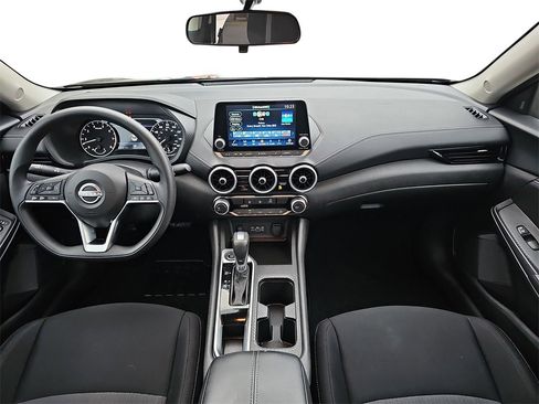 Used 2024 Nissan Sentra SV image 9