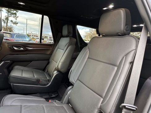 Used 2021 GMC Yukon Denali w/ Denali Premium Package image 14