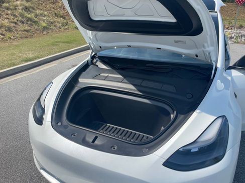 Used 2023 Tesla Model Y Performance image 21