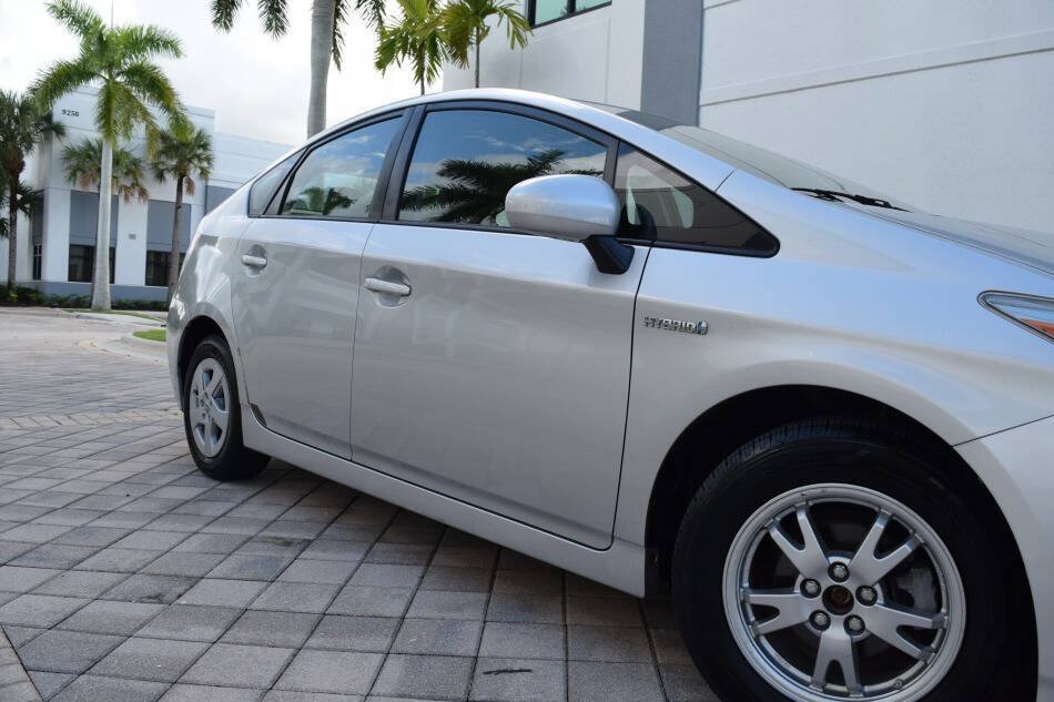 Used 2010 Toyota Prius Two w/ Preferred Accessory Pkg FWD image 18