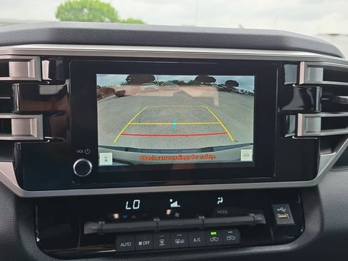 Used 2025 Toyota Tundra SR5 AWD/4WD image 23