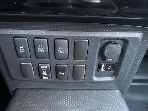 Used 2014 Toyota FJ Cruiser 4WD w/ Upgrade Package image 27