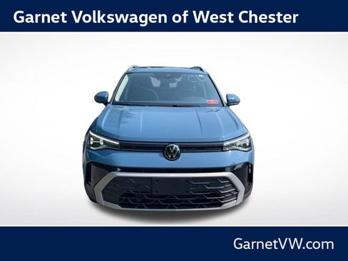 Used 2025 Volkswagen Taos SE w/ Panoramic Sunroof Package AWD/4WD image 8