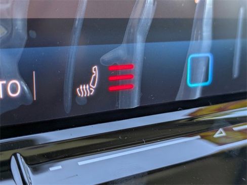 New 2026 Volkswagen Tiguan SE image 32