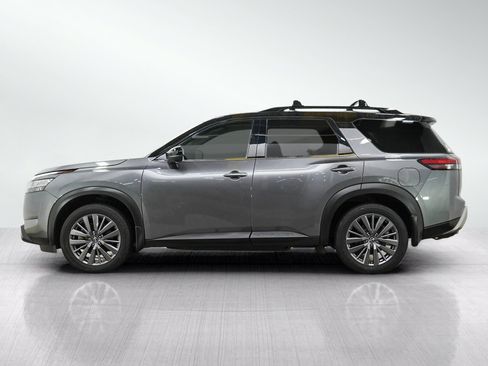 Used 2023 Nissan Pathfinder SL w/ SL Premium Package AWD/4WD image 2