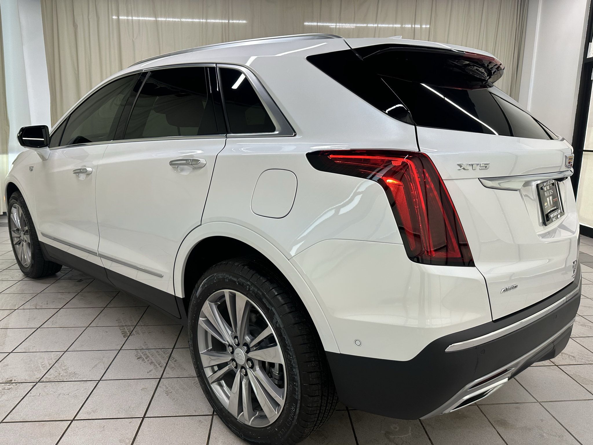 Used 2026 Cadillac XT5 Premium Luxury w/ Driver Assist Package AWD/4WD image 10
