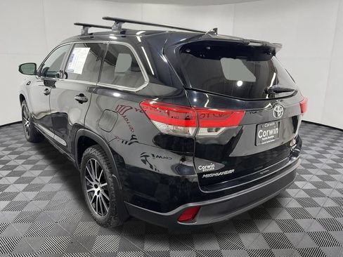 Used 2017 Toyota Highlander SE AWD/4WD image 5