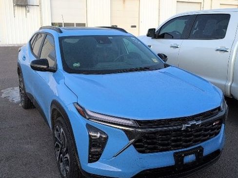 Used 2024 Chevrolet Trax RS w/ Sunroof Package image 1