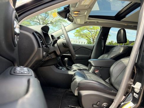 Used 2023 Jeep Cherokee Altitude Lux w/ Lux Elite Package AWD/4WD image 19