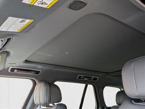 New 2025 Land Rover Range Rover SE image 14