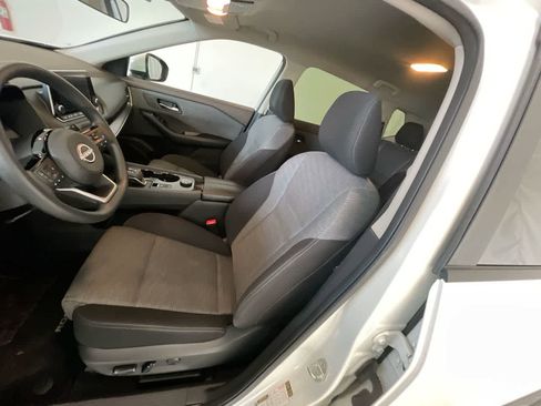 Used 2023 Nissan Rogue SV image 11