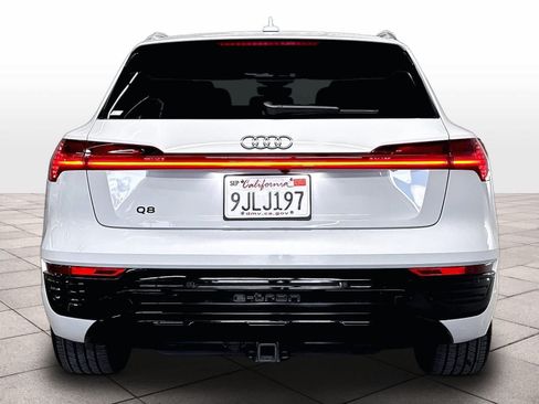 Used 2024 Audi Q8 e-tron Premium Plus w/ Premium Plus Package AWD/4WD image 7