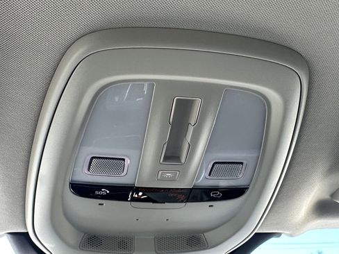 Used 2025 Volvo XC90 B5 Core image 20