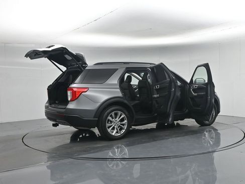 Certified 2023 Ford Explorer XLT w/ Equipment Group 202A RWD image 6