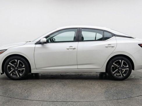Used 2025 Nissan Sentra SV image 5