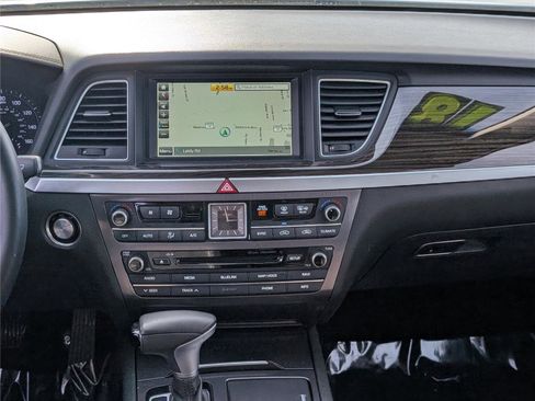 Used 2018 Genesis G80 3.8 image 17