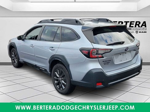 Used 2023 Subaru Outback Onyx Edition image 4