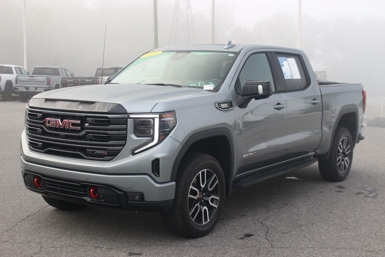 Used 2025 GMC Sierra 1500 AT4 w/ AT4 Premium Package AWD/4WD image 3