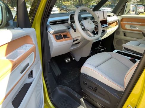 New 2025 Volkswagen ID. Buzz 1st Edition AWD/4WD image 4
