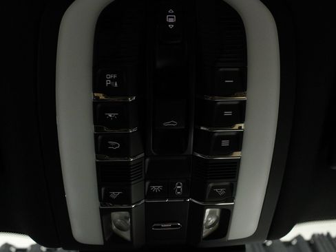 New 2026 Porsche Macan AWD/4WD image 31