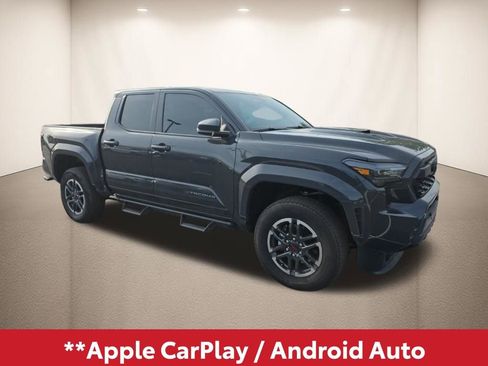 Used 2025 Toyota Tacoma TRD Sport w/ TRD Sport Upgrade Package image 3