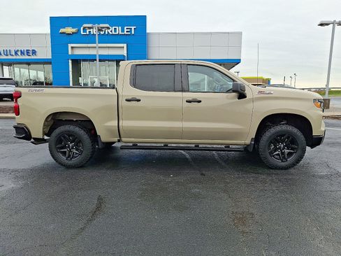 Certified 2022 Chevrolet Silverado 1500 Custom Trail Boss w/ LPO, Dark Essentials Package image 7