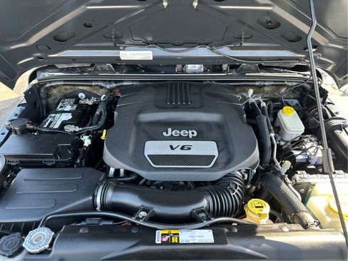 Used 2016 Jeep Wrangler Unlimited Sport w/ Quick Order Package 24S AWD/4WD image 23