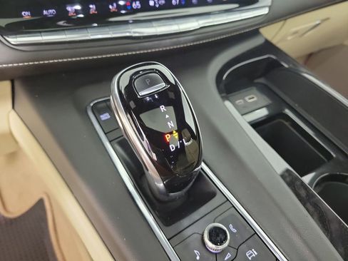 Used 2021 Cadillac Escalade Premium Luxury w/ Performance Package RWD image 30