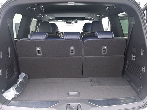 New 2026 INFINITI QX80 4WD image 33