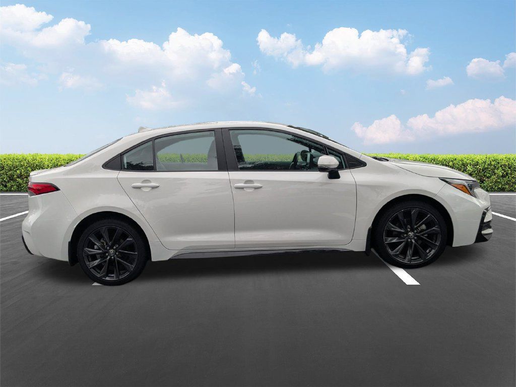 Certified 2024 Toyota Corolla SE FWD image 3