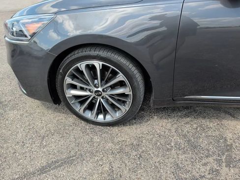 Used 2019 Kia Cadenza Technology FWD image 11