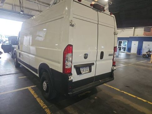 Used 2025 RAM ProMaster 2500 w/ Convenience Group FWD image 3