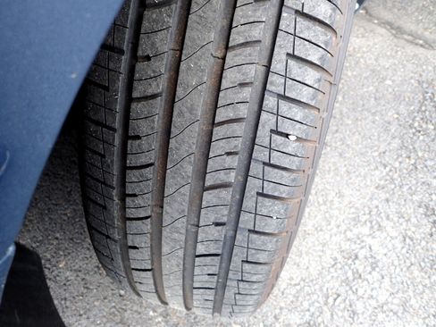 Used 2011 Chevrolet Equinox LT image 24