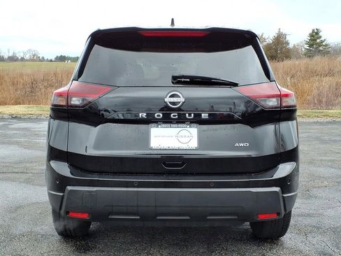 Used 2024 Nissan Rogue S image 30