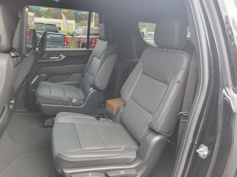 Used 2025 GMC Yukon XL Denali w/ Denali Reserve Package image 23