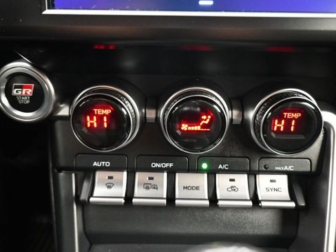 Used 2024 Toyota GR86 Premium RWD image 18