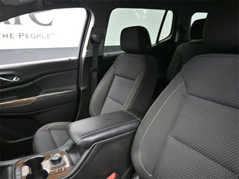 Used 2023 GMC Acadia SLE w/ Driver Convenience Package image 16