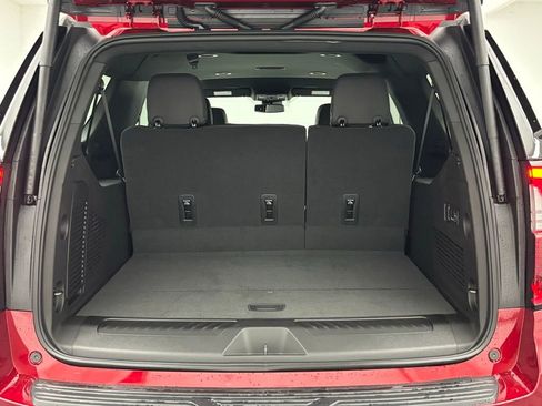 New 2025 GMC Yukon XL Elevation w/ LPO, Yukon Black Package image 16