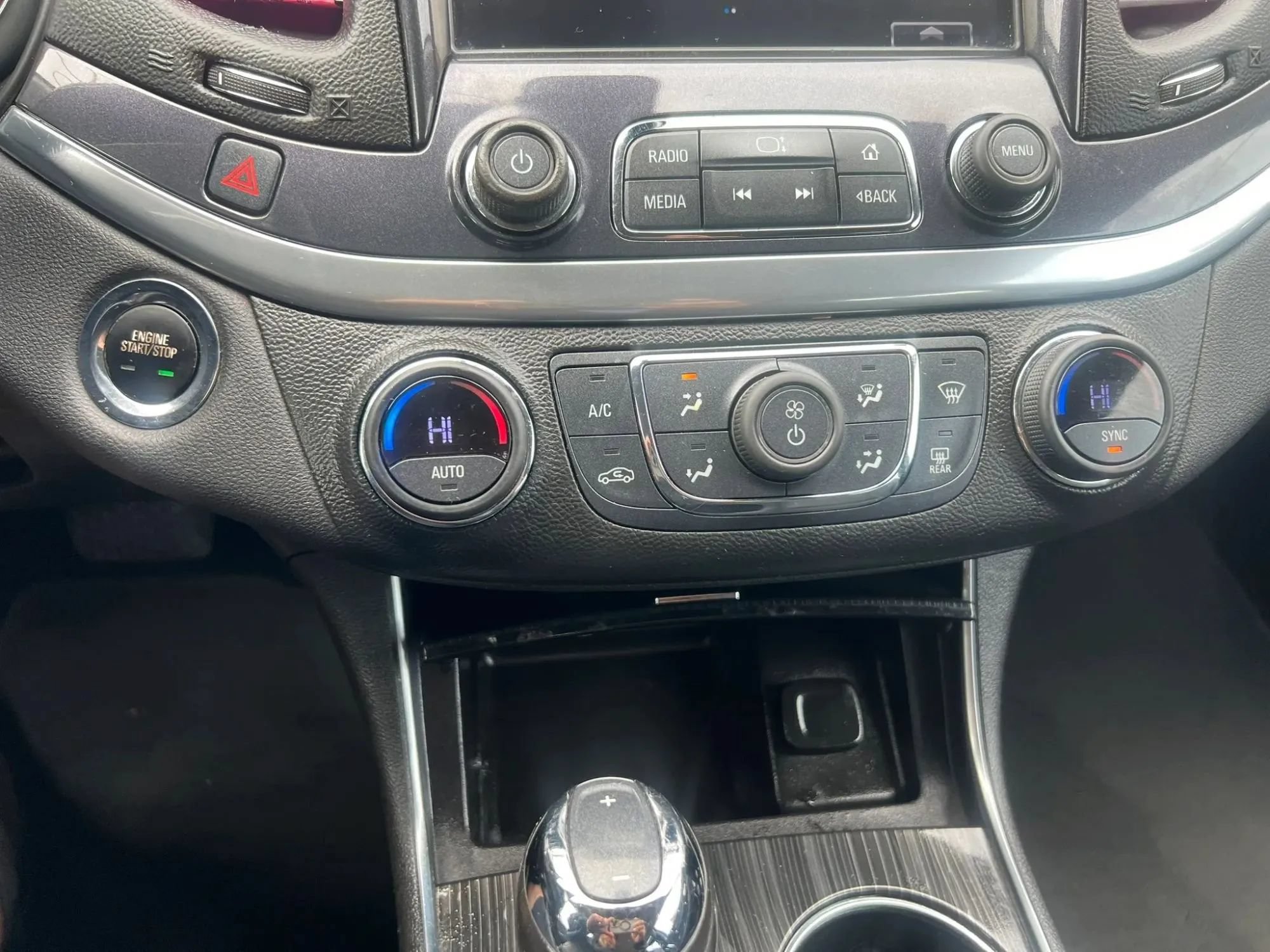 Used 2019 Chevrolet Impala LT FWD image 23
