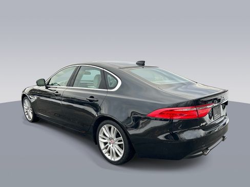 Used 2016 Jaguar XF Prestige RWD image 5