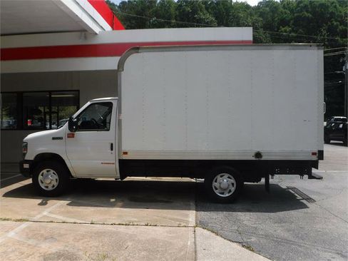 Used 2019 Ford E-350 and Econoline 350 Super Duty w/ Power Windows & Locks Group image 9