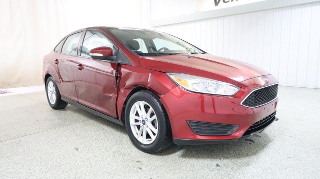 Used 2016 Ford Focus SE w/ SE Cold Weather Package FWD image 5