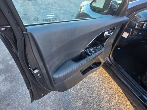 Used 2018 Kia Niro EX w/ Option Group 020 image 9