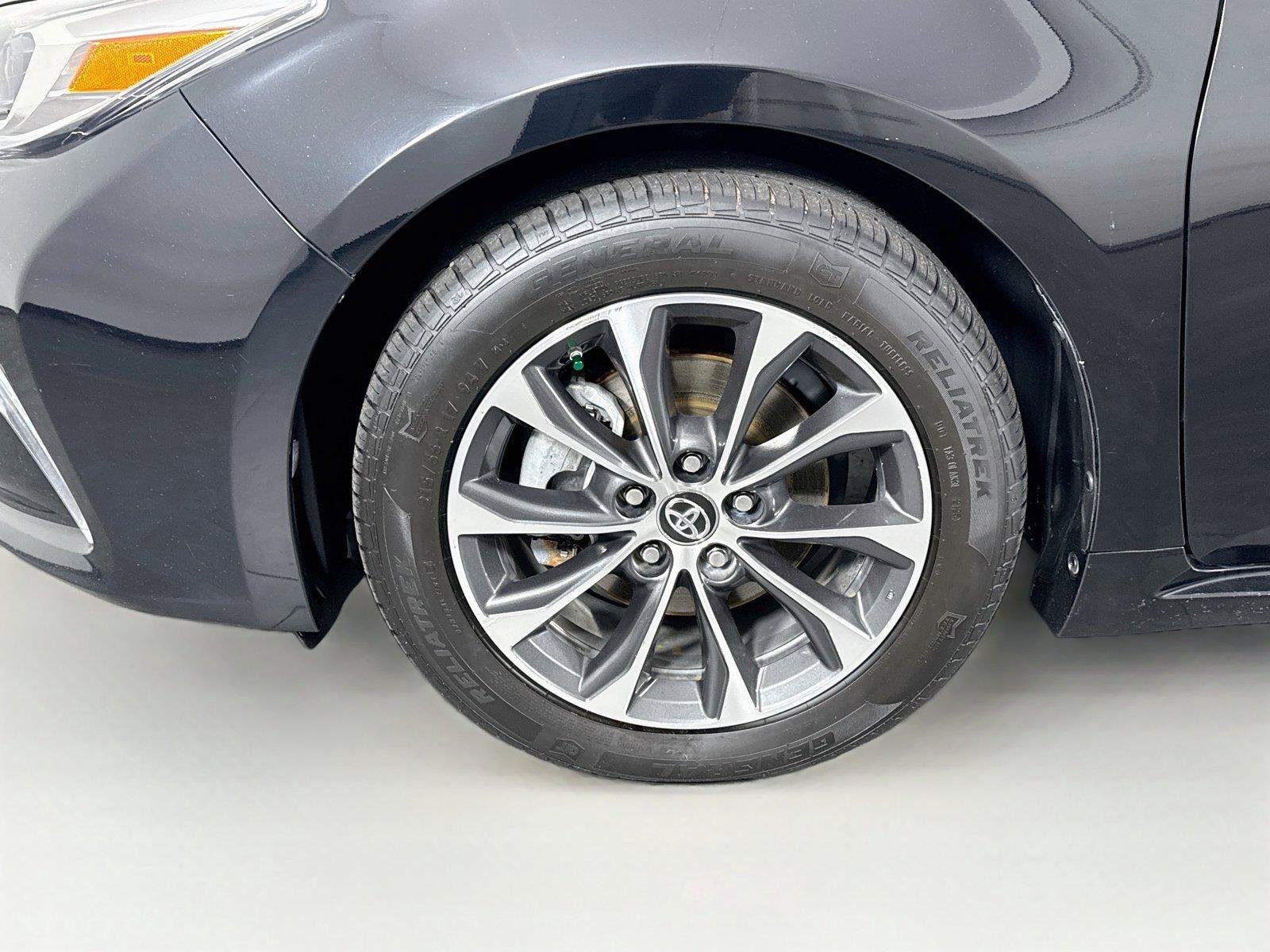 Used 2016 Toyota Avalon XLE Premium FWD image 43