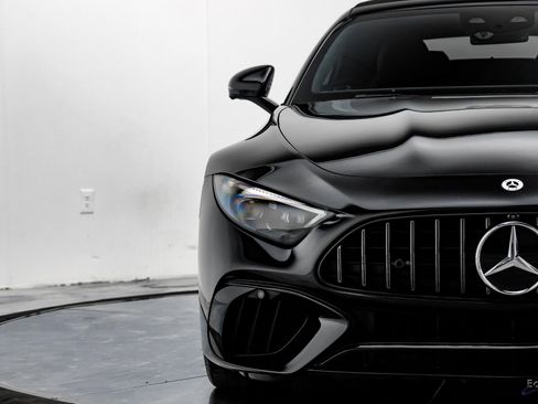 Used 2022 Mercedes-Benz SL 63 AMG 4MATIC image 35