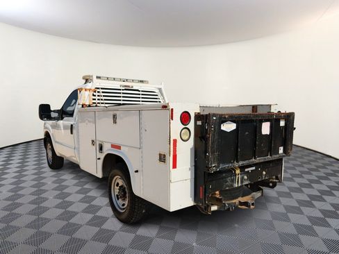 Used 2013 Ford F250 XL RWD image 3