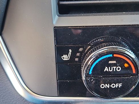 Used 2025 Nissan Rogue SV image 23