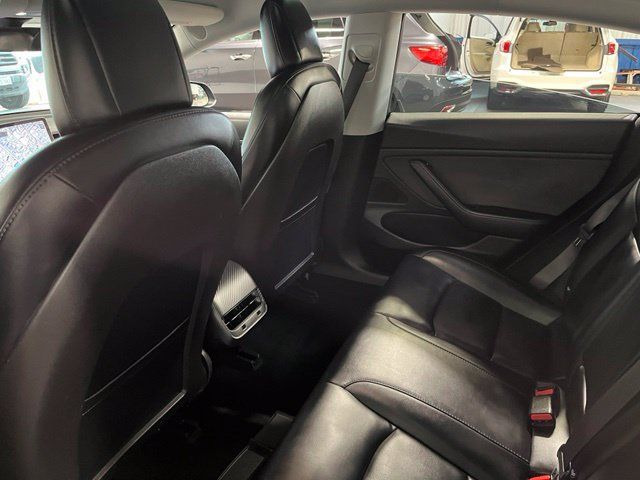 Used 2018 Tesla Model 3 Long Range RWD image 18