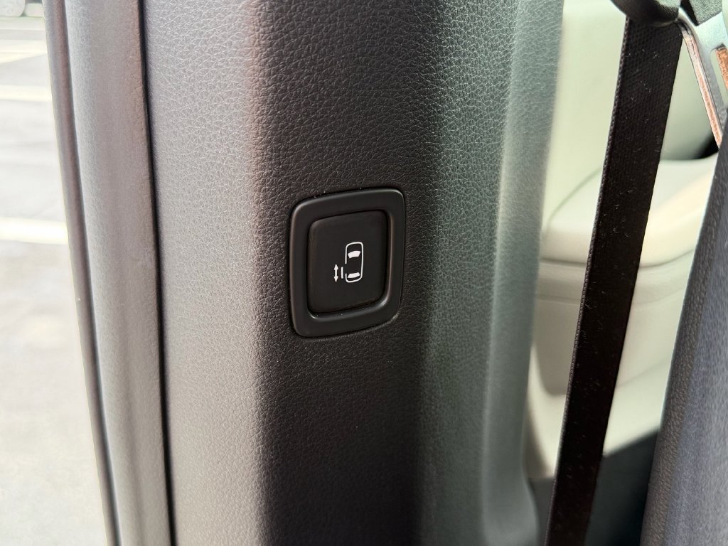 Used 2024 Kia Carnival SX Prestige FWD image 16