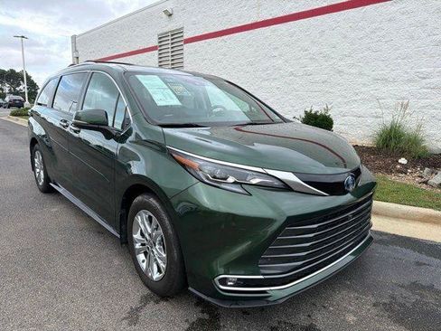 Certified 2024 Toyota Sienna Platinum AWD/4WD image 1